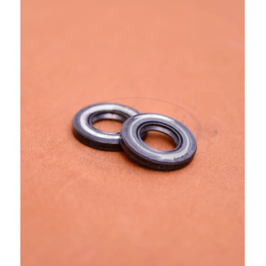 R PUMP SHAFT OIL SEAL